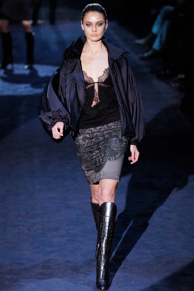 Look 28
